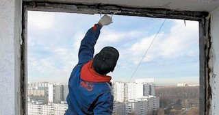 Демонтаж остекления балкона в Спасске-Дальнем - цена от 565 руб. - Сварной-Спс
